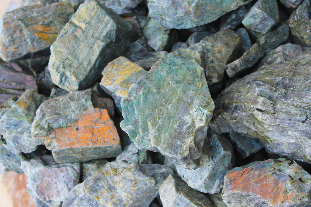 Labradorite - Fire - Rough. Price per Kg