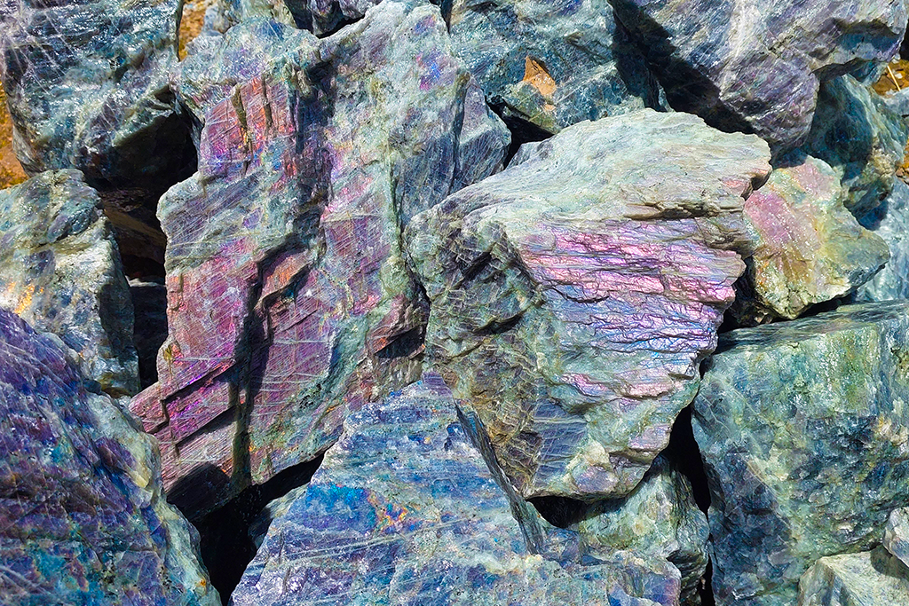 Labradorite - Purple - Rough. Price per Kg